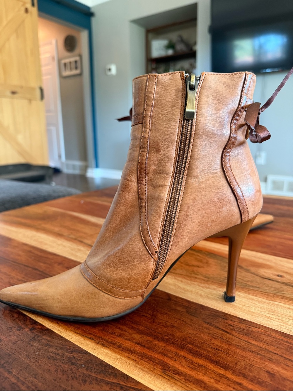 Vintage Y2K Laura Porto Leather Stiletto Ankle Boots – Pointed Toe – Caramel Tan